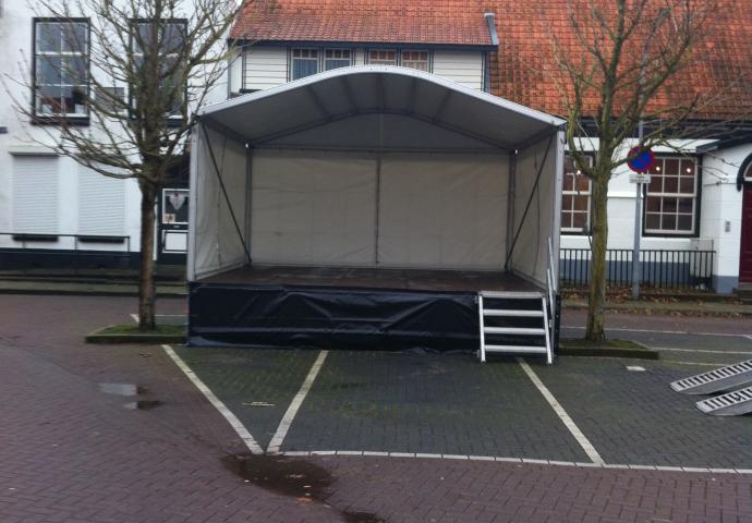 Podium Verhuurbedrijf de Vlieger